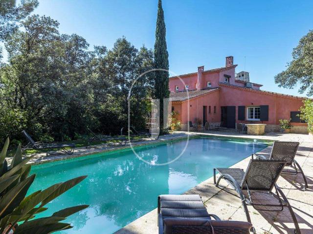 Vente maison 9 pièces Villeneuve lès Avignon 30