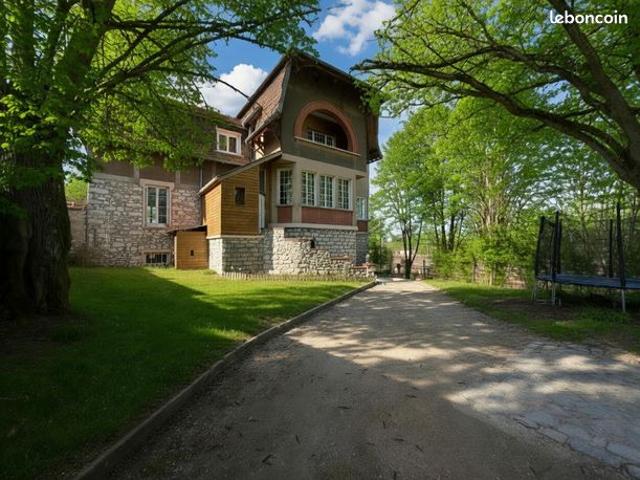 Vente | Maison | 9p | 5ch | 263 m² | Moret Loing et Orvanne | Expo Est/Nord/Ouest/Sud | Terrasse · Balcon