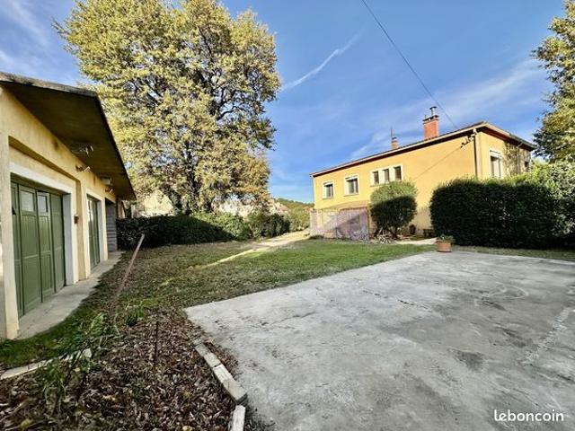 Maison familiale proche D'Avignon | 6 chambres | Terrain clos 1589 m²