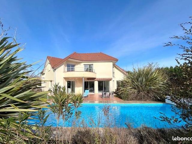 Vente | Maison contemporaine | 6p | 5ch | 175 m² | Buros | Expo Sud | Terrasse · Balcon · Jardin · Piscine