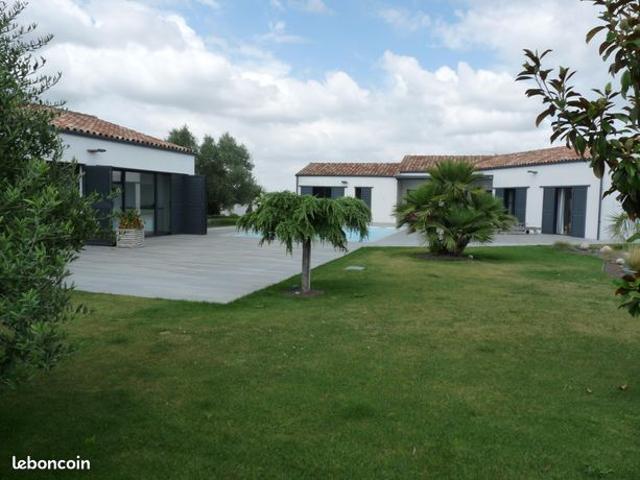 Vente | Maison principale + Annexe habitable | 7p | 4ch | 165.00 m² + 75 m2| Saint Jean de Liversay | Expo Sud | Terrasse · Piscine Garage