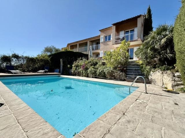 Vente maison avec piscine à Biot dans domaine sécurisé