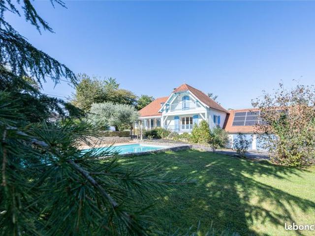 Vente | Maison d'architecte | 7p | 4ch | 141 m² | Buros | Expo Sud | Terrasse · Balcon · Jardin · Piscine