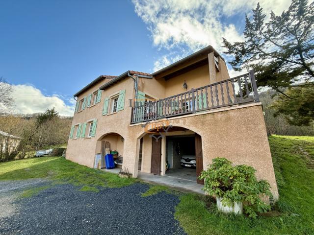 VENTE Maison de 102 m2 sur 4147 m2 de terrain à SAINT AFFRIQ