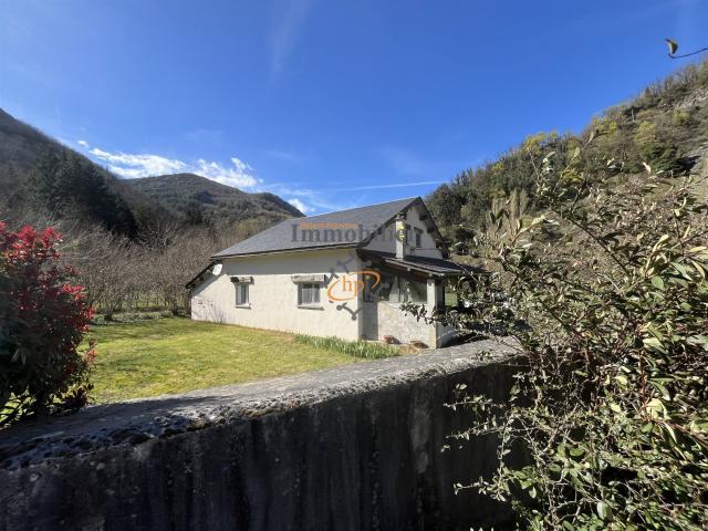 Vente maison de 160 m2 habitables sur 3610 m2 de terrain. 153m² Brusque