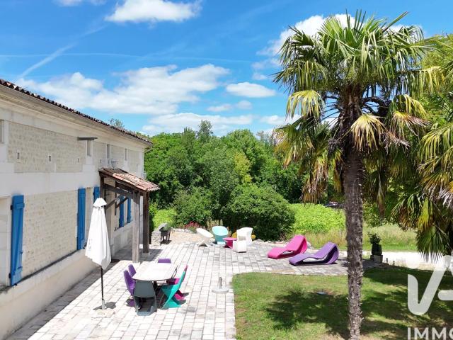 Vente Maison de campagne 8 pièces 308m² Bellevigne