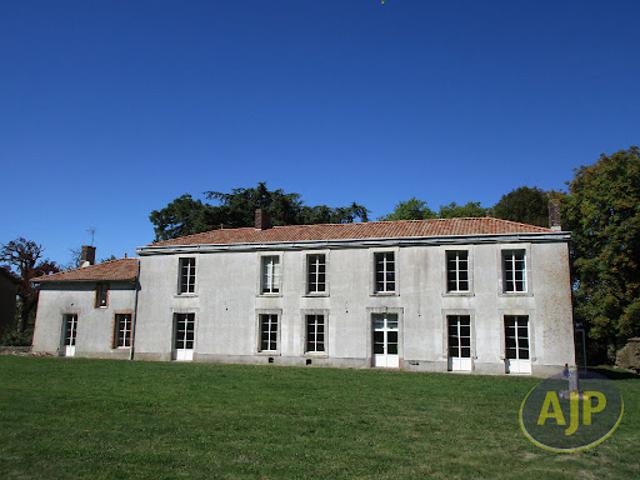 Vente Maison de maître 15 pièces 465 m2 Beaupréau en Mauges
