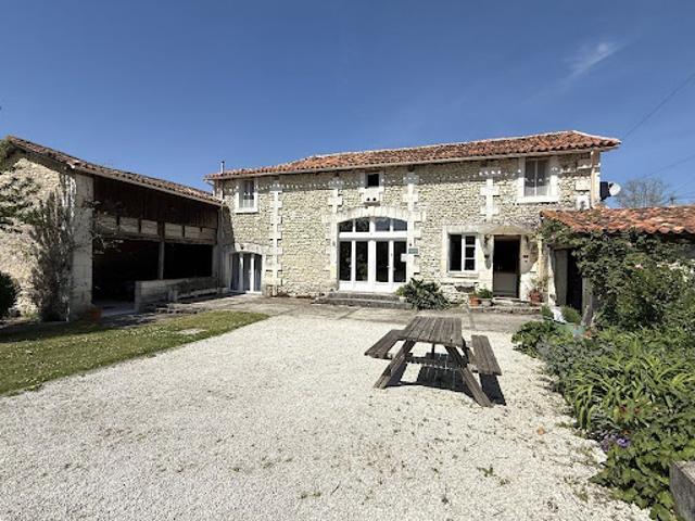 Vente Maison de maître 10 pièces 294 m2 Nanteuil Auriac de Bourzac