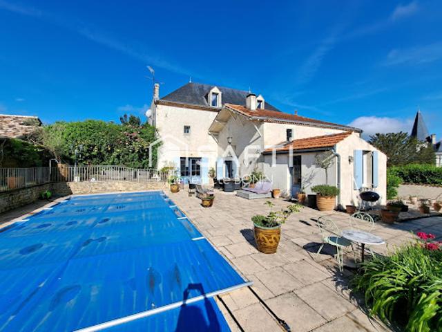 Vente Maison de maître 10 pièces 318 m2 Saint Thomas de Conac