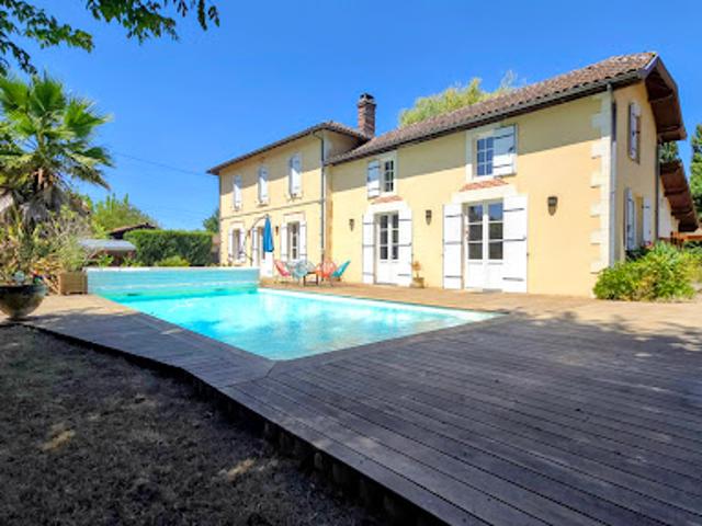 Vente Maison de maître 11 pièces 230 m2 Mios