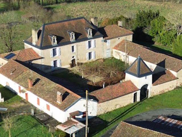 Vente Maison 13 pièces 550 m2 L'Isle Jourdain