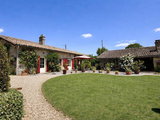 Vente Maison 7 pièces 162.5 m2 Saint Coutant
