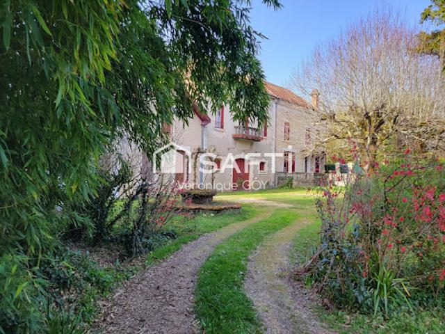 Vente Maison de maître 7 pièces 186 m2 Saint Front de Pradoux
