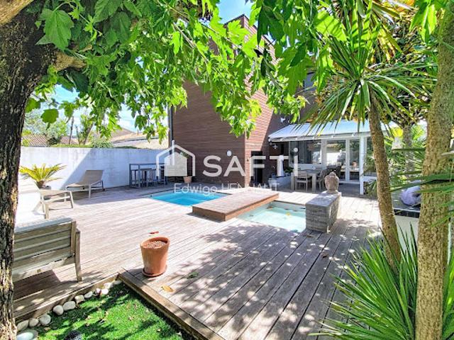 Vente Maison de maître 8 pièces 200 m2 Saint Médard en Jalles