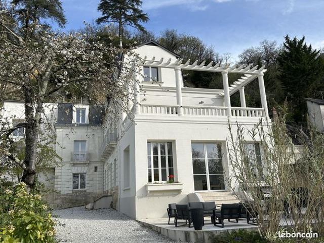 Vente | Maison de maître | 8p | 5ch | 278 m² | Rochecorbon | Expo Sud/Sud Ouest | Terrasse · Balcon · Jardin · Piscine