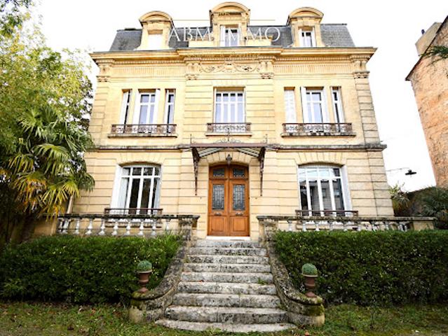 Vente Maison de maître 9 pièces 300 m2 Bergerac