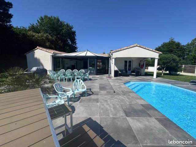 Vente | Maison de plain pied | 6p | 4ch | 175 m² | Les Mathes | Terrasse · Jardin · Piscine