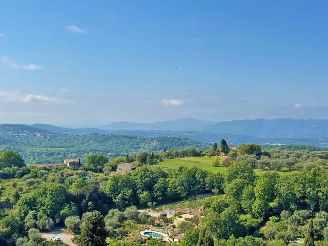 Vente maison de village 9 Pièce s 327m² Châteauneuf Grasse