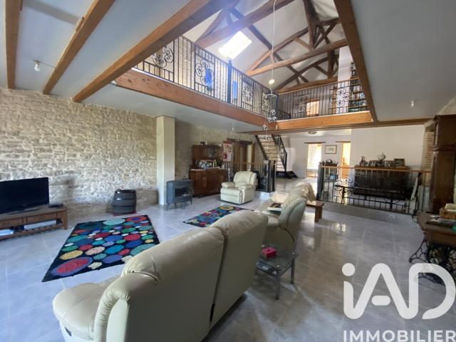 Vente Maison de village 10 pièces 341m² Saint Hilaire du Bois