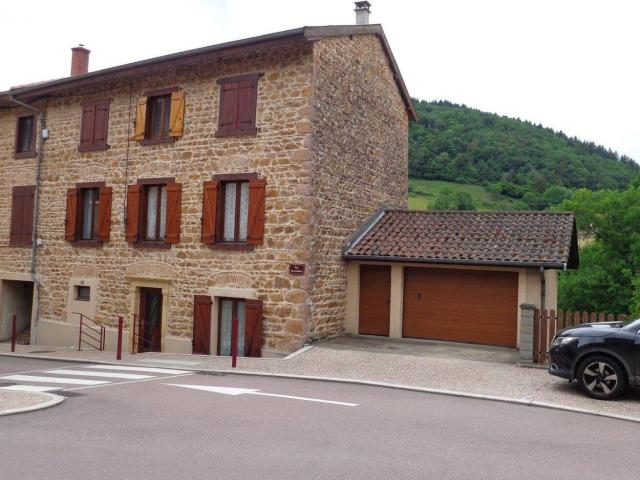 Vente Maison de village 126 m² à Chambost Allières 215 000 ¤