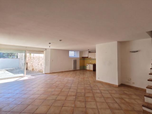 Vente maison de village 3 Pièce s 93m² Mollégès
