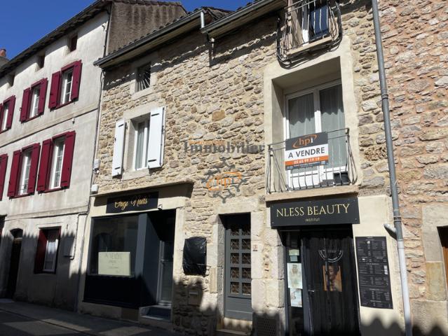 Vente maison de village avec appartement T5 et deux locaux c