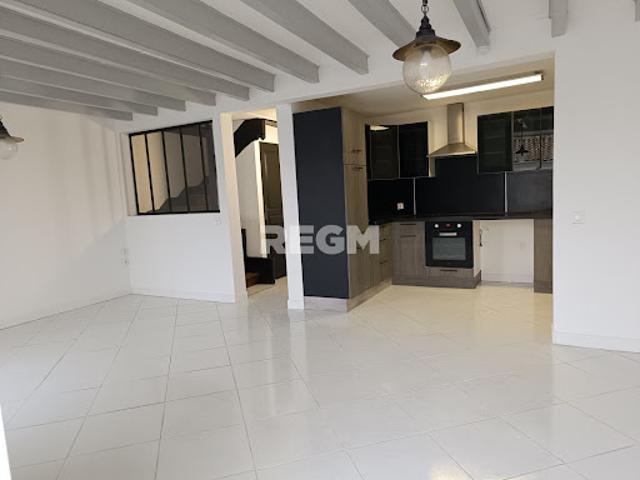 Vente Maison de ville 3 pièces 69 m2 Chenac Saint Seurin d'Uzet