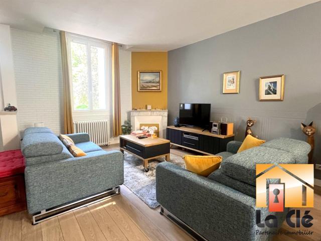 Vente maison de ville 3ch, cour et garage Agen quartier Ja. 126m² Agen