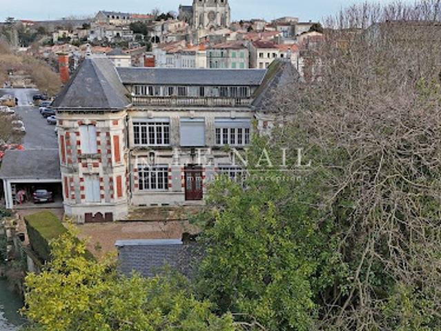 Vente Maison de ville 10 pièces 230 m2 Niort