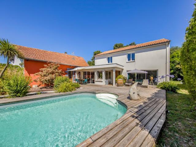 Vente Maison de ville 10 pièces 235 m2 Pessac