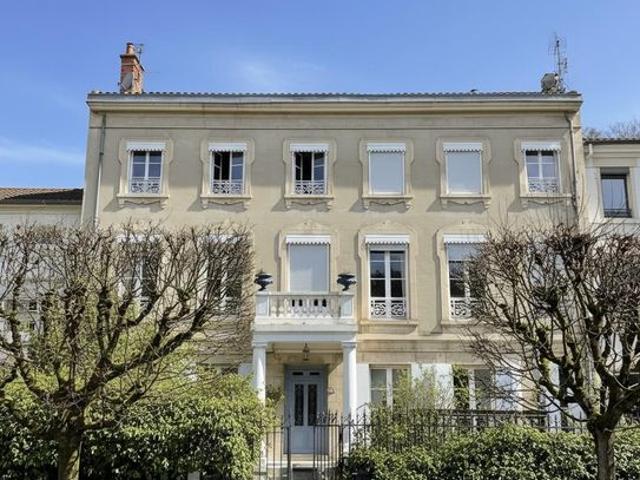 Vente | Maison de ville | 10p | 4ch | 400 m² | Agen | Expo Sud Est | Terrasse · Balcon · Jardin