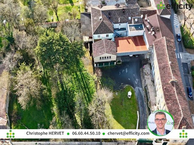 Vente Maison de ville 11 pièces 381 m2 Ruffec