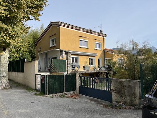 Vente Maison 7 pièces 155 m2 Bourdeaux