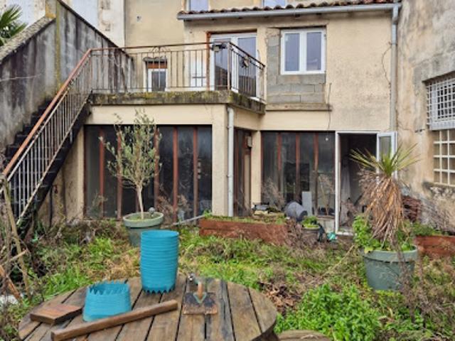 Vente Maison de ville 7 pièces 189 m2 Saint Jean d'Angély