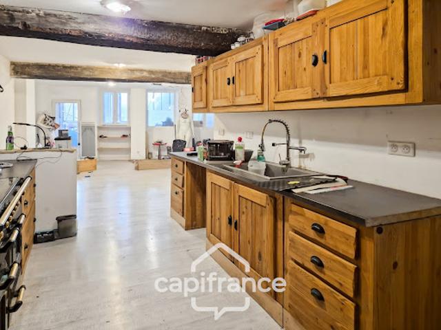 Vente Maison de ville 7 pièces 189 m2 Saint Jean d'Angély