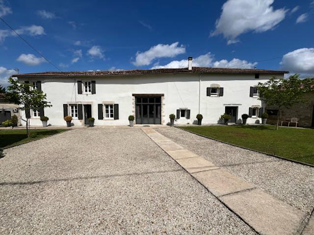 Vente Maison 7 pièces 205 m2 Mansle