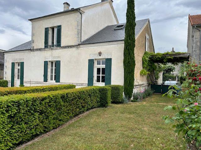 Vente Maison de ville 7 pièces 216 m2 Saint Jean d'Angély