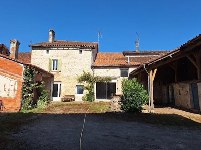 Vente Maison de ville 7 pièces 286 m2 Chasseneuil sur Bonnieure