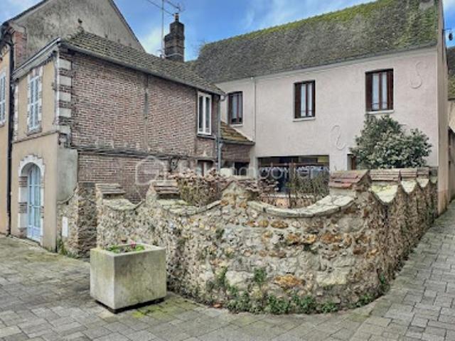 Vente Maison 4 pièces 130 m2 Saint Julien du Sault