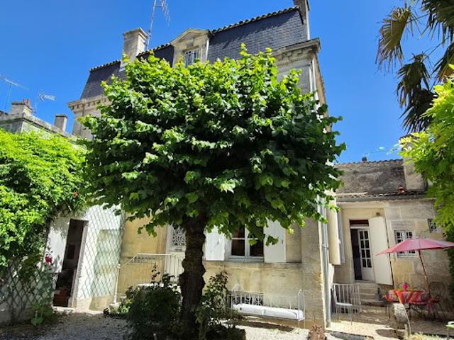 Vente Maison de ville 4 pièces 180 m2 Cognac