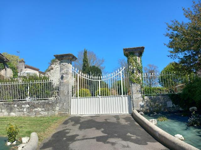 Vente Maison de ville 4 pièces 181 m2 Moncaut