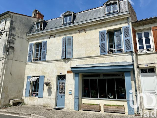 Vente Maison de ville 4 pièces 234 m2 Saint Savinien