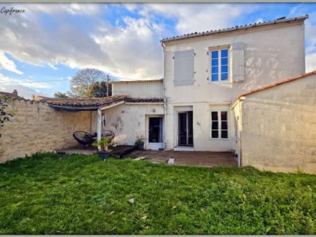 Vente Maison de ville 5 pièces 129 m2 Saint Jean d'Angély