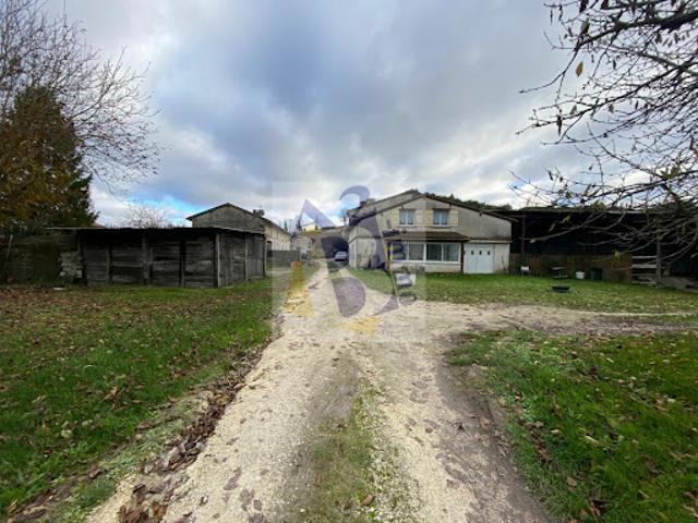 Vente Maison de ville 5 pièces 153 m2 Villebois Lavalette