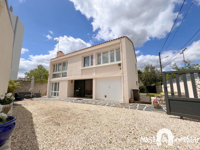 Vente Maison de ville 6 pièces 110m2 Jardin et garage COGNAC