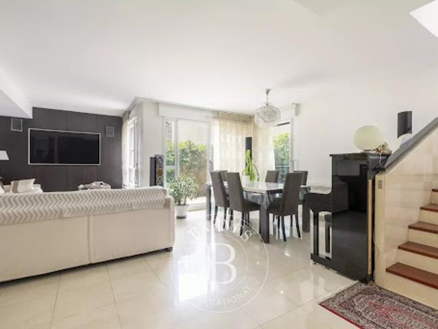 Vente Maison de ville 6 pièces 147.29 m2 Paris 15ème