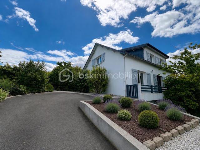Vente Maison de ville 6 pièces 168 m2 Montaigu Vendée