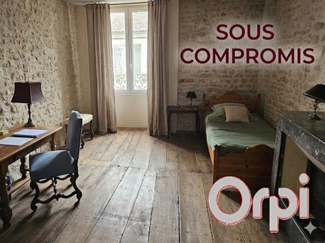 Vente Maison de ville 6 pièces 225 m2 Saint Jean d'Angély