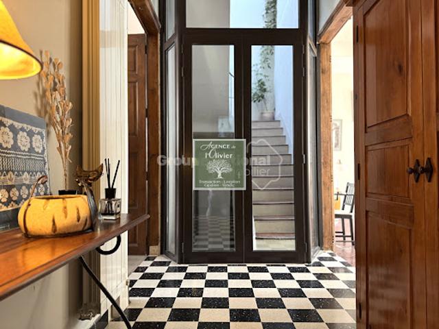 Vente Maison 6 pièces 243 m2 Tarascon