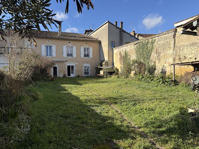 Vente Maison 8 pièces 230 m2 Gondrin